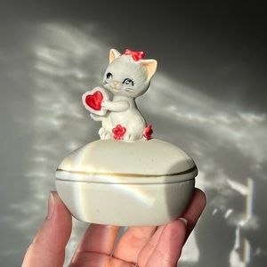 Vintage covered trinket dish with cat